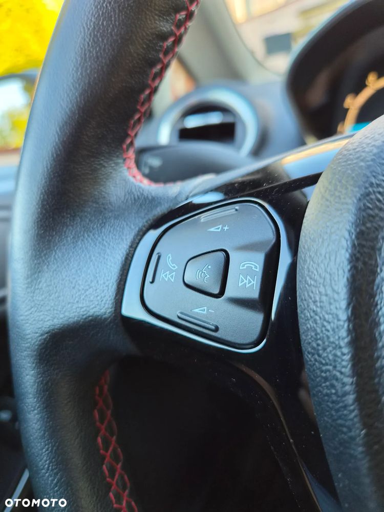 Ford Fiesta 1.0 EcoBoost S&S ST-LINE Black - 25