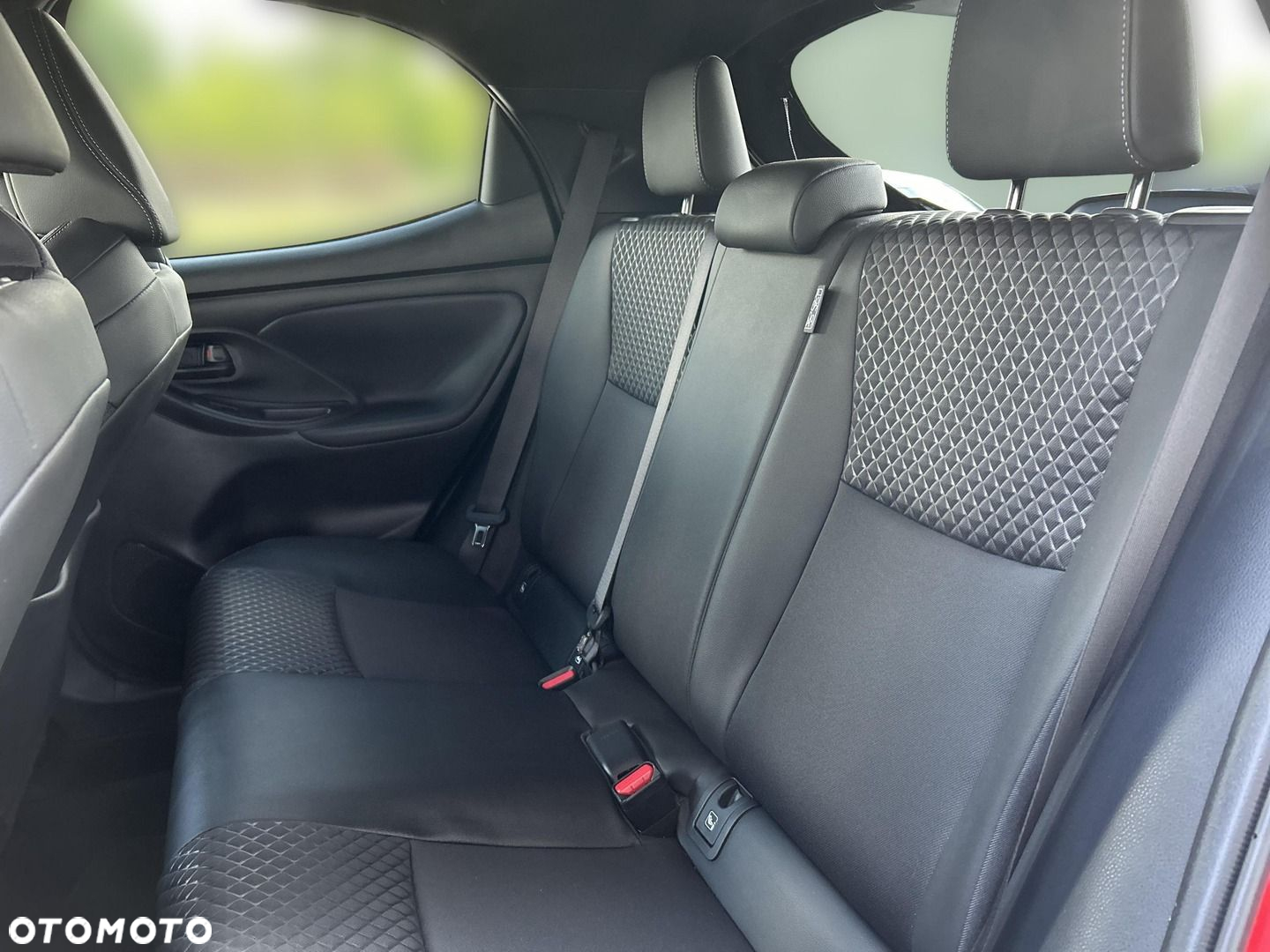 Toyota Yaris Hybrid 1.5 Selection Style - 24