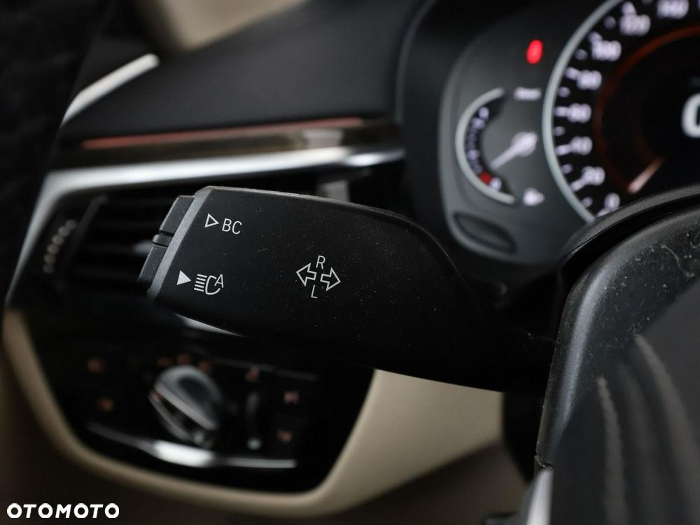 BMW Seria 5 520d Luxury Line - 35