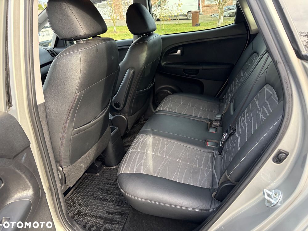 Kia Venga 1.6 Business Line - 9