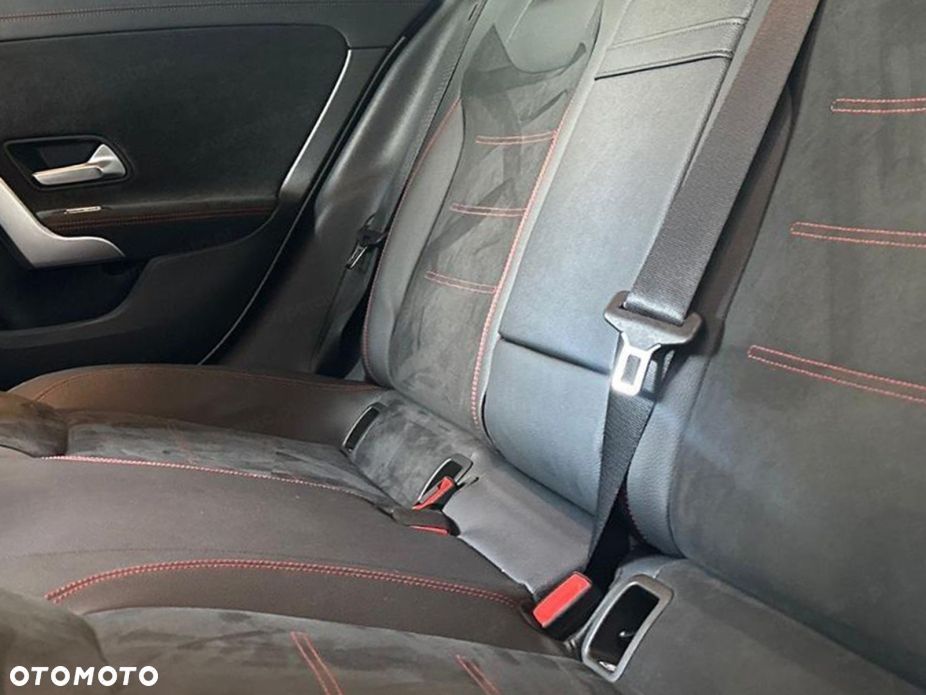 Mercedes-Benz CLA - 18