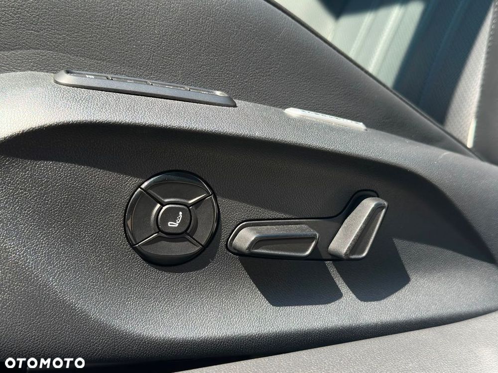 Volkswagen Passat - 17