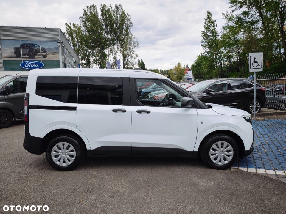 Ford Transit Courier - 7