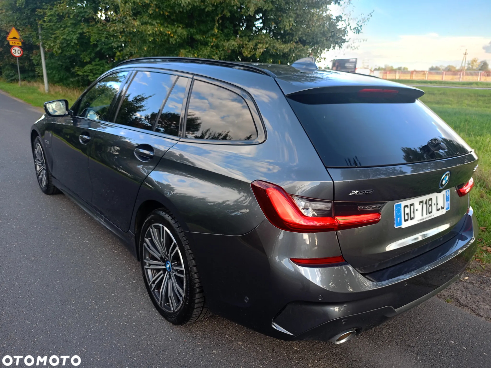 BMW Seria 3 330e Touring xDrive M Sport - 3