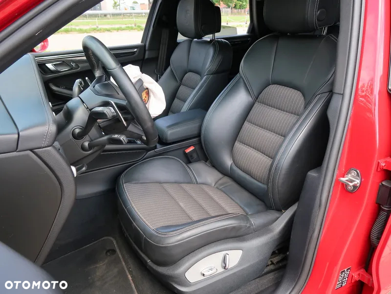 Porsche Macan T - 18