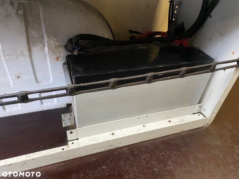 Renault Master L2 H2 warsztat mobilny zasilanie 230V - 34