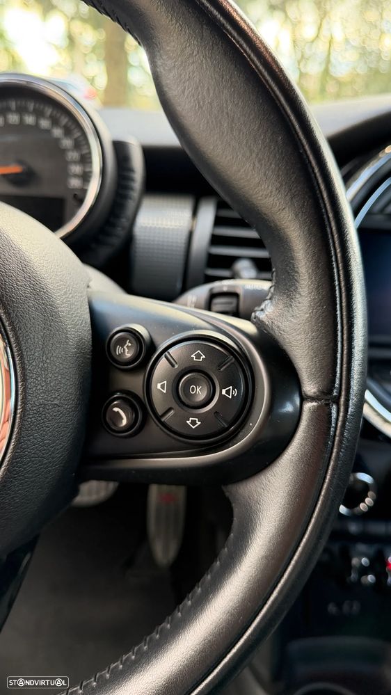 MINI 5 Portas Cooper D Auto - 27