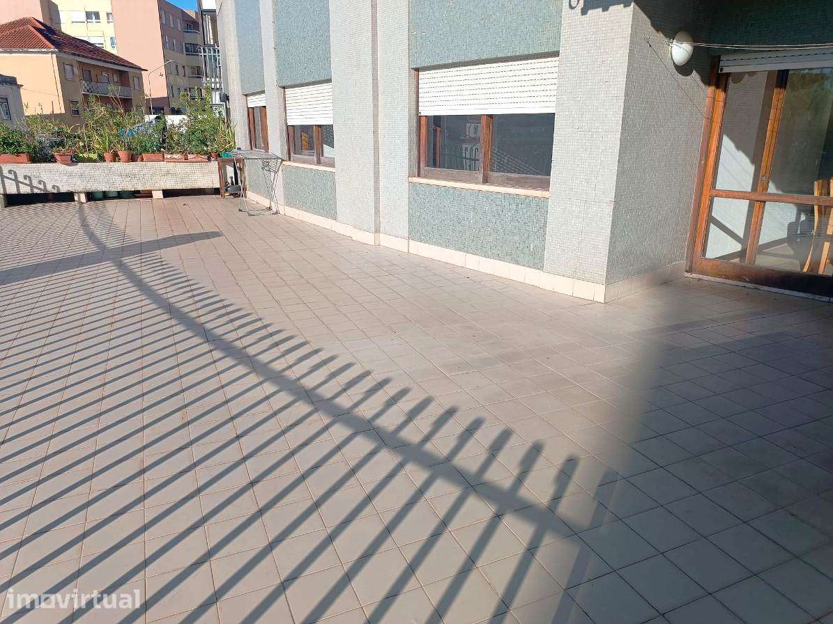 Apartamento T3 em Coimbra (Rua dos Combatentes) - Grande imagem: 5/18