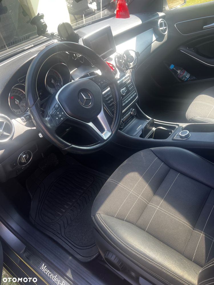 Mercedes-Benz GLA 220 CDI 4Matic 7G-DCT AMG Line - 17