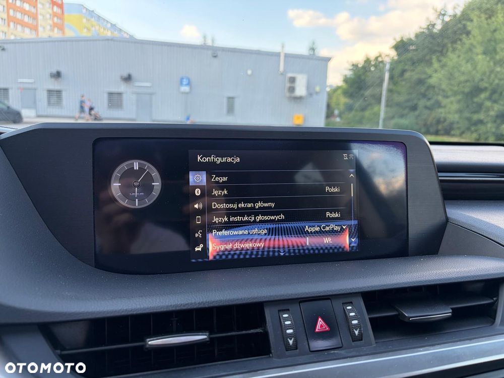 Lexus ES 300h Prestige - 28