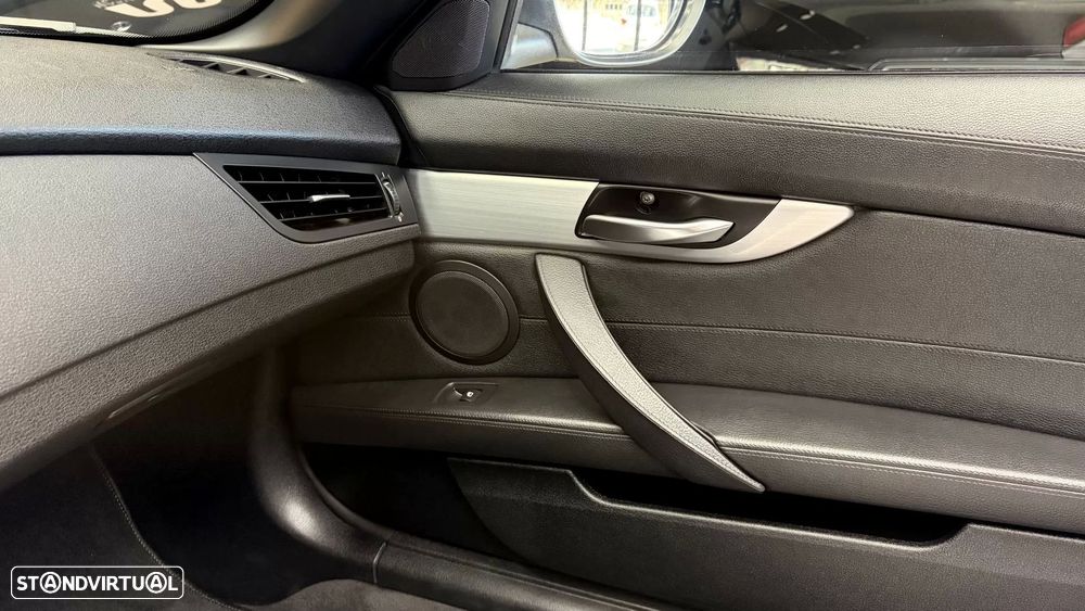 BMW Z4 35 is Auto - 49