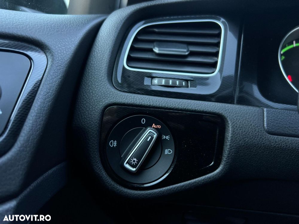 Volkswagen Golf - 26