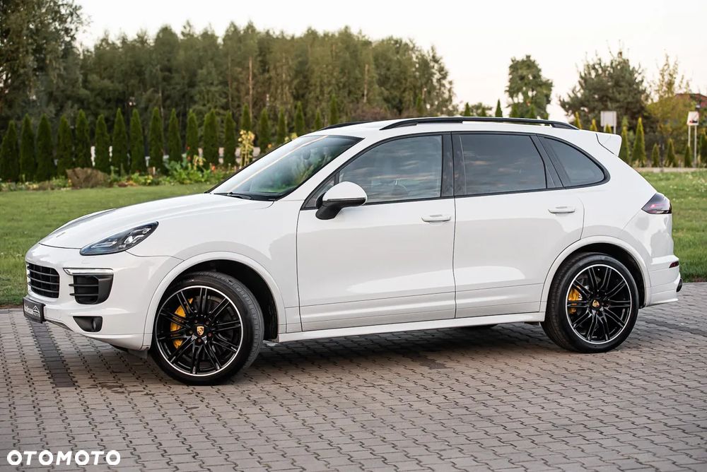 Porsche Cayenne S Diesel Platinum Edition - 15