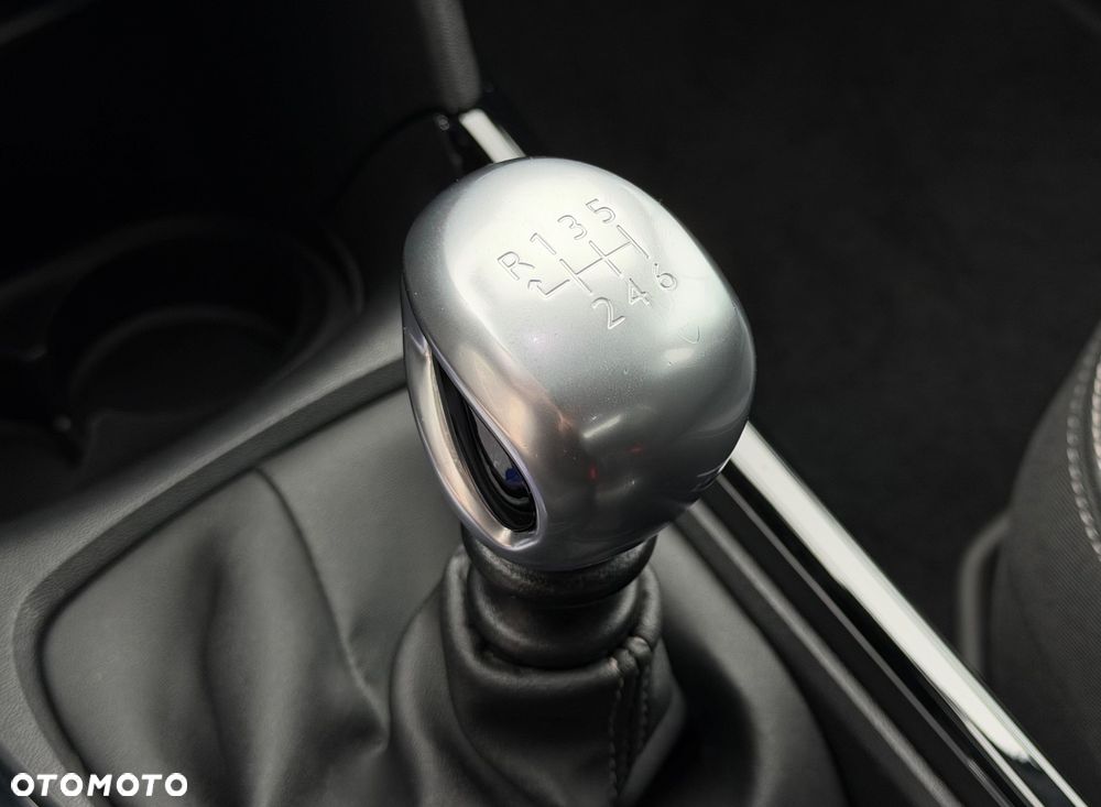 Peugeot 2008 1.2 PureTech Allure S&S - 28