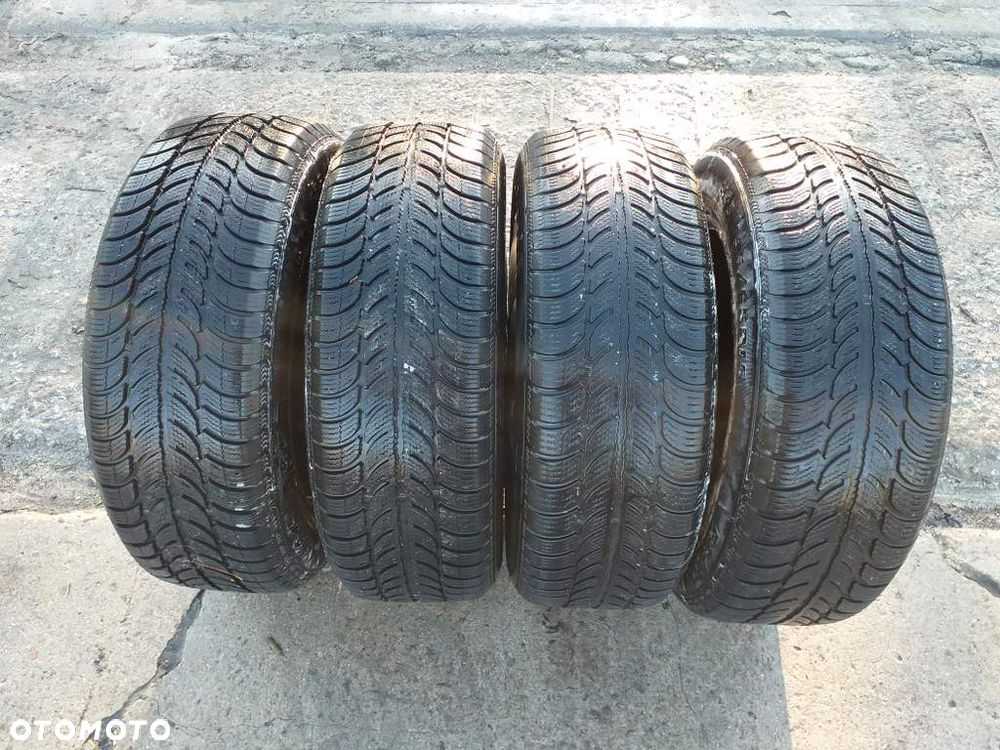 Koła Felgi 15 cali 5x114 kołpaki z oponami zimowymi Renault Megane - 3