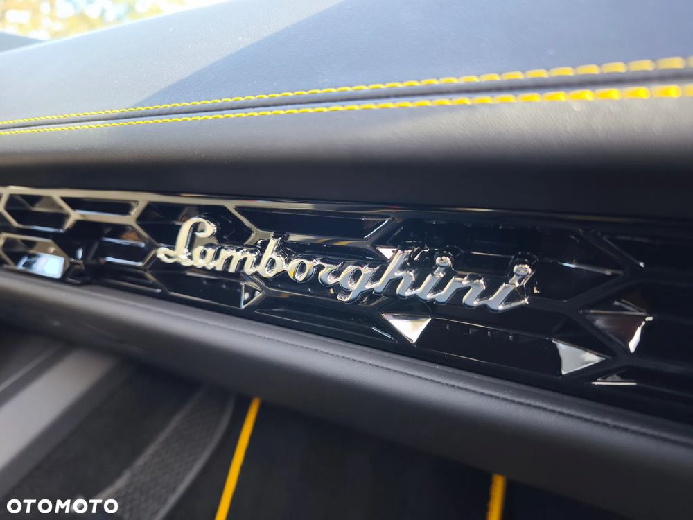 Lamborghini Huracan EVO Spyder - 25