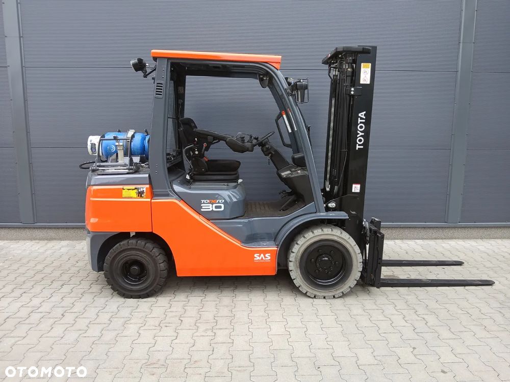 Toyota 02-8FGF30 - 2