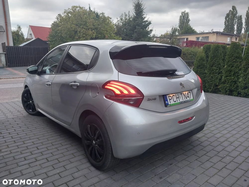 Peugeot 208 - 14