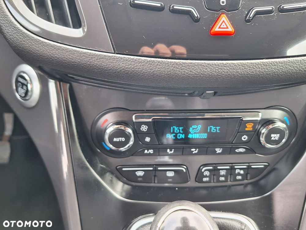 Ford Kuga 1.5 EcoBoost 2x4 Titanium - 26