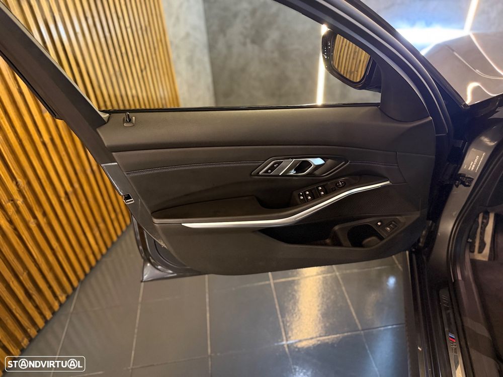 BMW 330 e Aut. M Sport - 13