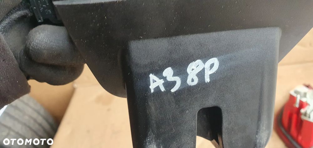 Zamek klapy bagażnika Audi A3 8P 8P4827505D - 7