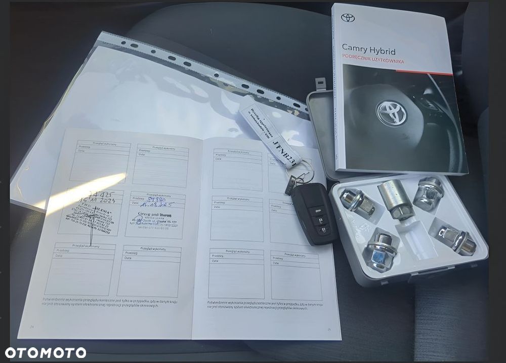 Toyota Camry - 13
