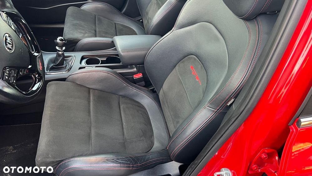 Kia Ceed - 13