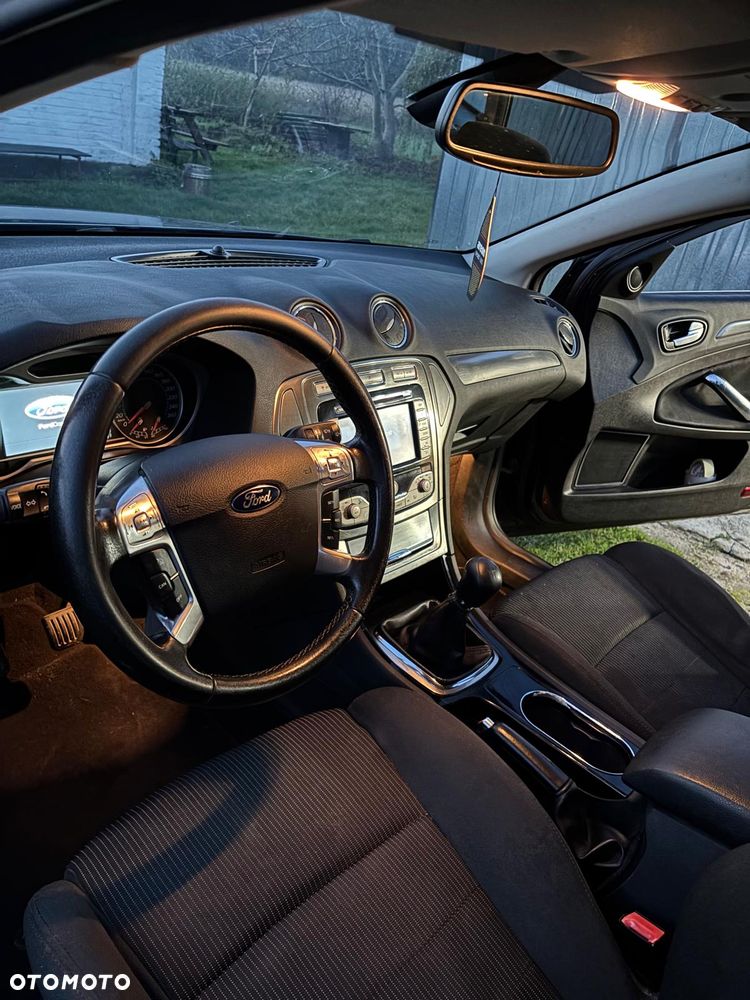 Ford Mondeo 2.0 Black Magic - 2