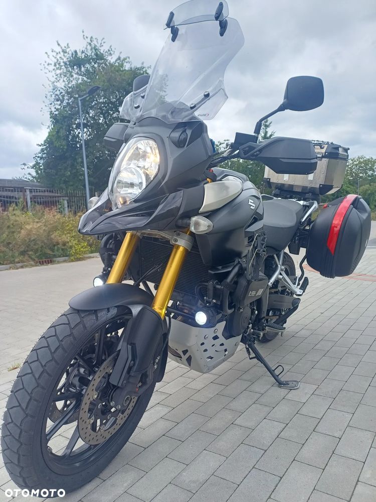 Suzuki V-STROM - 10