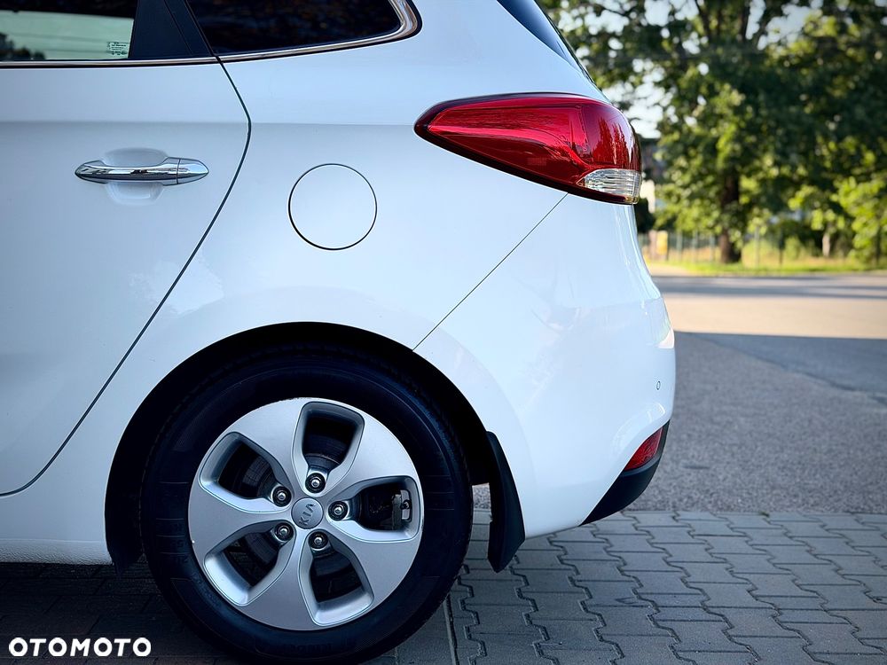 Kia Carens 1.6 GDI L - 24