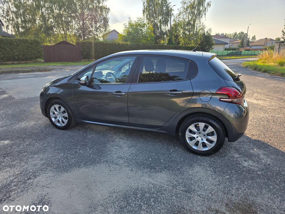 Peugeot 208 PureTech 82 Urban Move - 23
