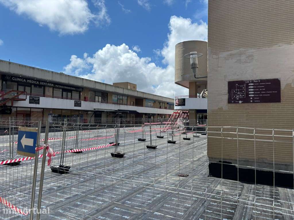 Loja no Centro Cívico de Carnaxide - C. Comercial Solátia - Grande imagem: 5/8