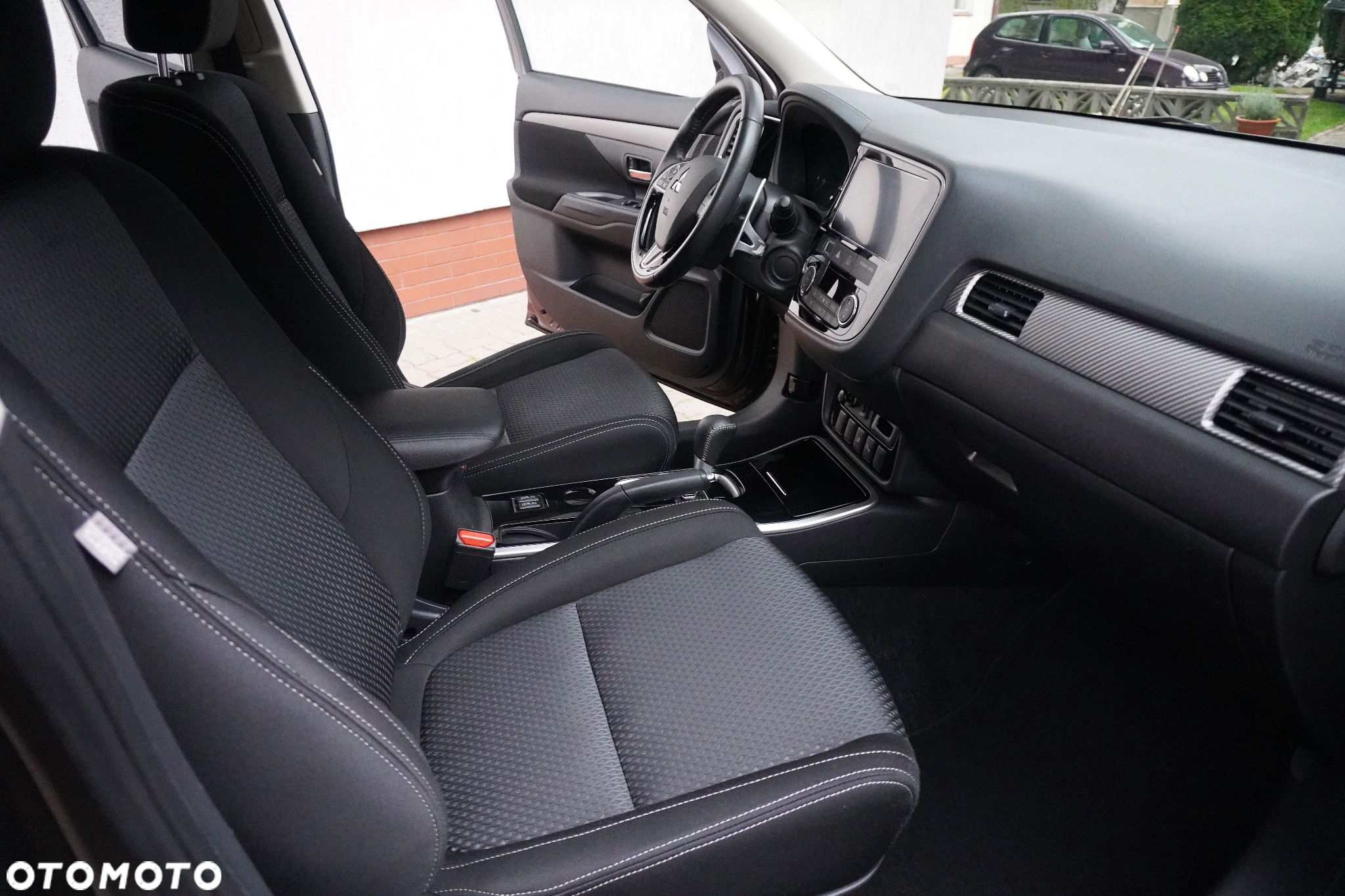 Mitsubishi Outlander 2.0 2WD CVT Diamant Edition+ - 2
