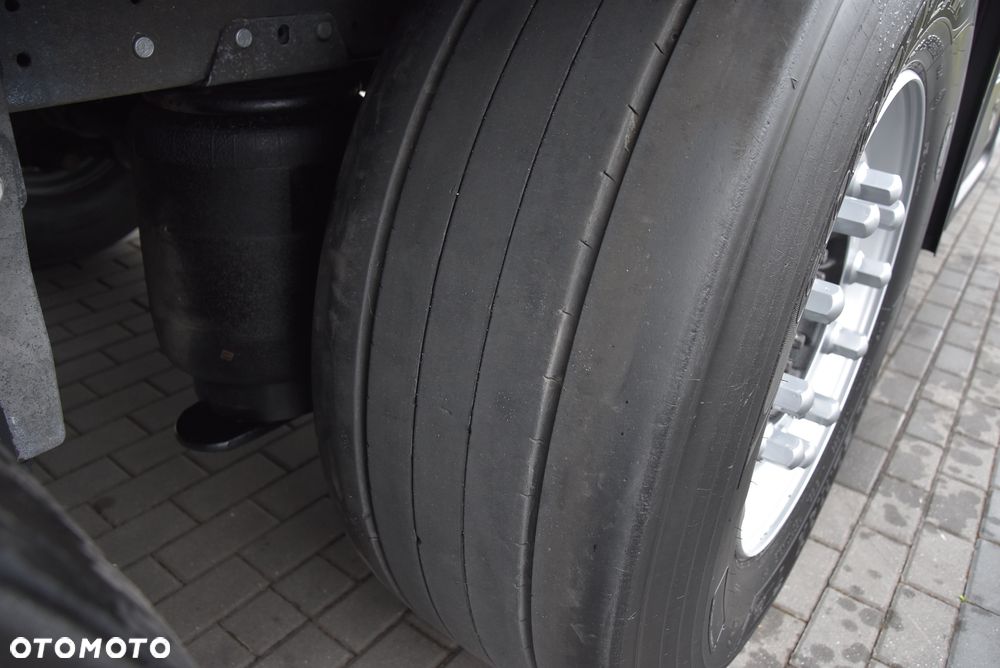 Schmitz Cargobull FIRANA / 240 TYŚ KM PRZEBIEGU! / DACH PODNOSZONY / OŚ PODNOSZONA / WAGA WABCO / STAN JAK FABRYCZNIE NOWY ! ! ! - 11