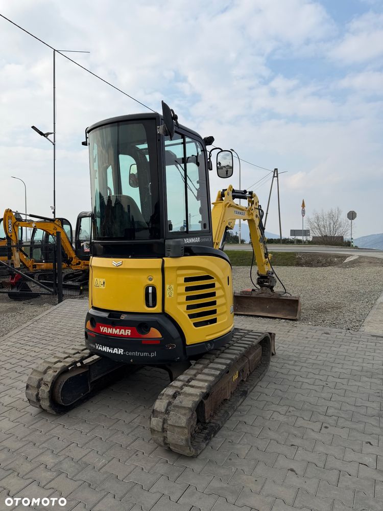 Yanmar Vio25 - 1