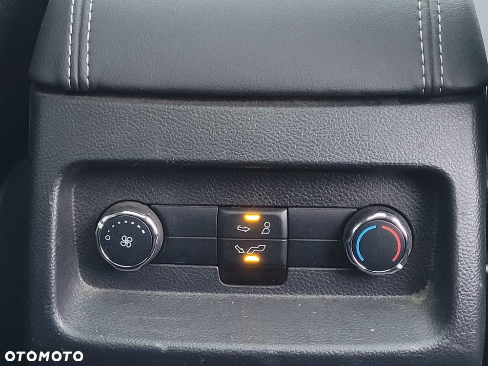 Ford Galaxy 2.0 TDCi Titanium - 25