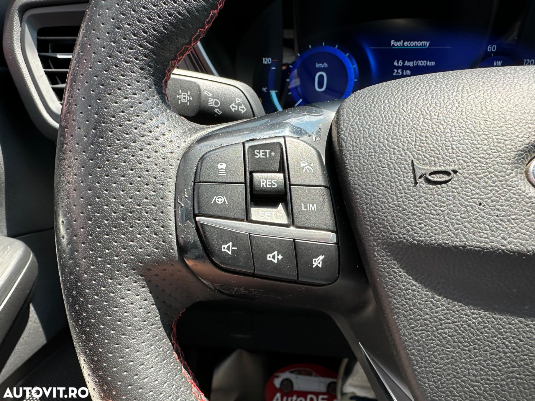 Ford Kuga - 19