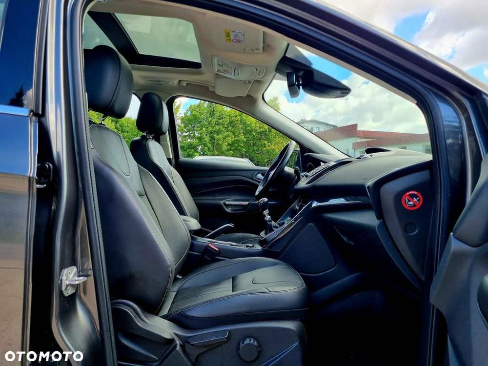 Ford Kuga 1.5 EcoBoost 2x4 Titanium - 11