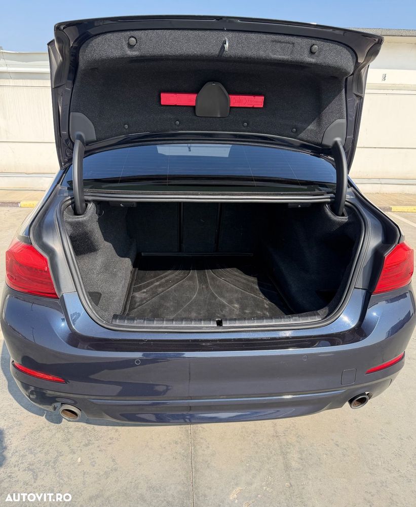 BMW Seria 5 520d Aut. Sport Line - 14