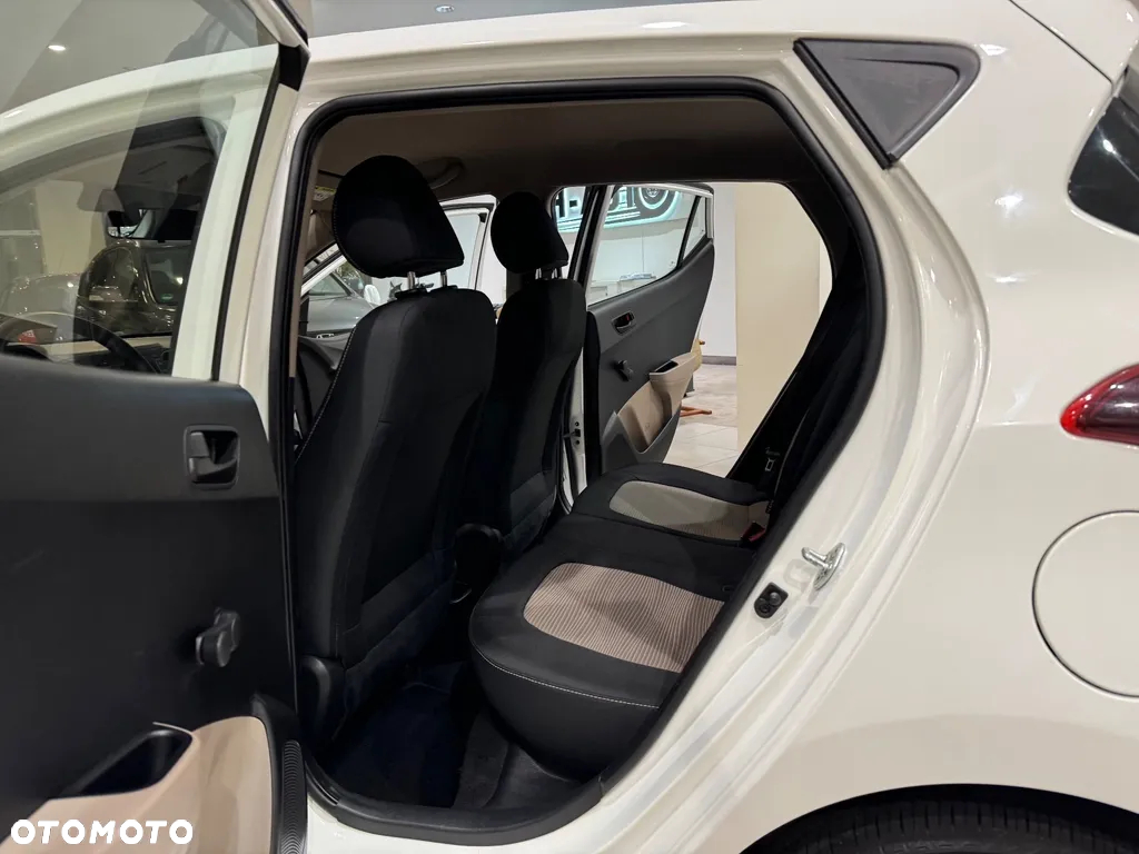 Hyundai i10 1.0 - 27
