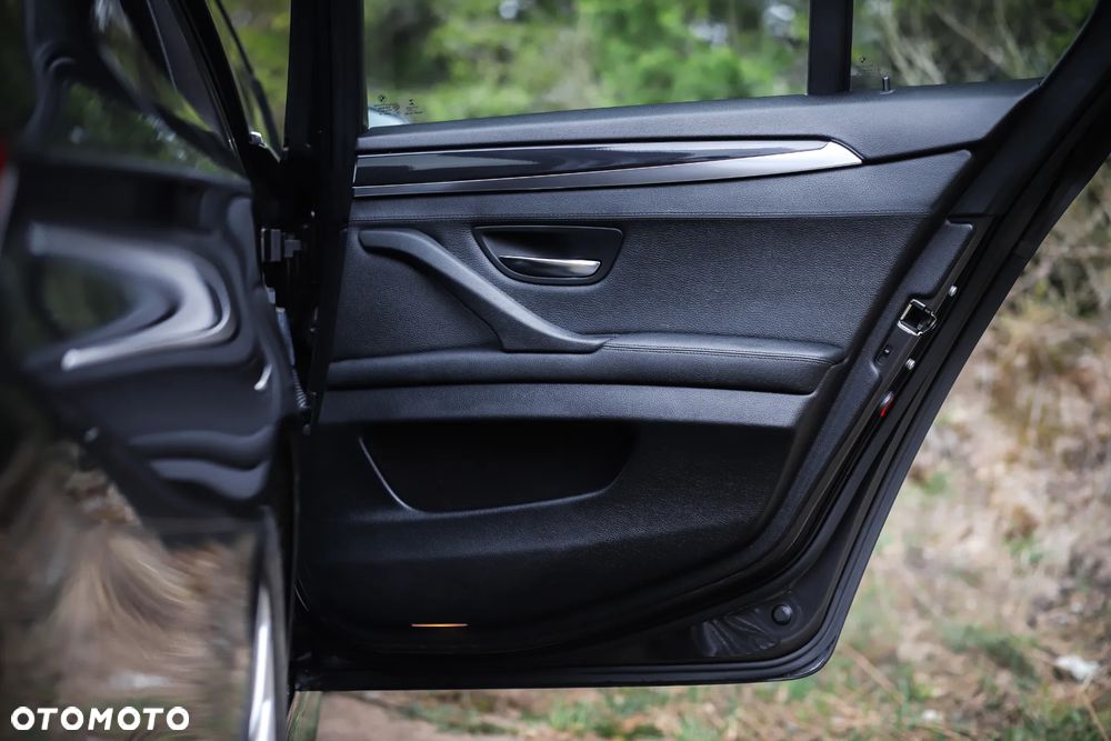 BMW Seria 5 520d - 12