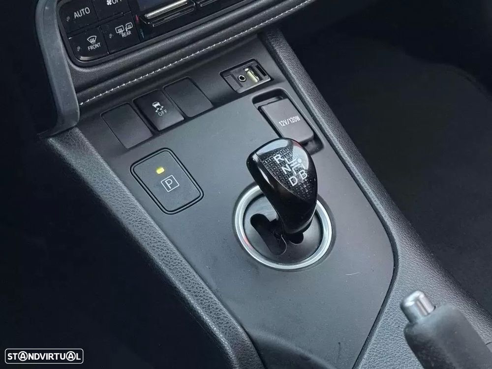 Toyota Auris 1.8 HSD Comfort+J17 - 24