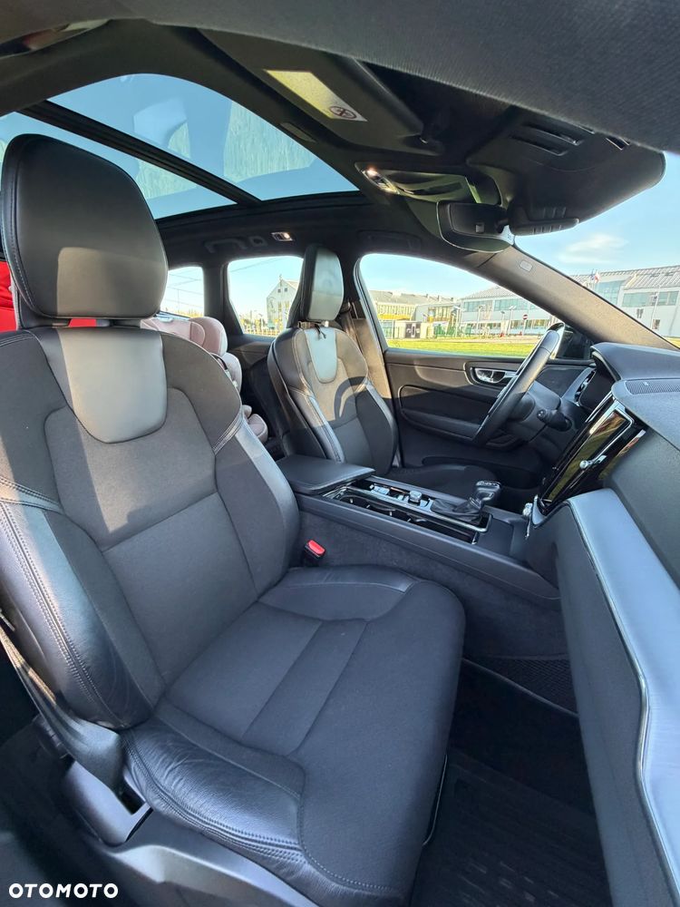 Volvo XC 60 D4 Momentum Pro - 17