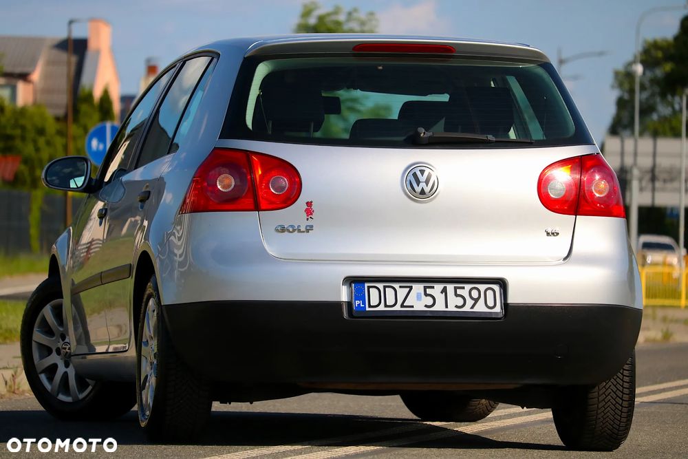 Volkswagen Golf 1.6 Trendline - 18