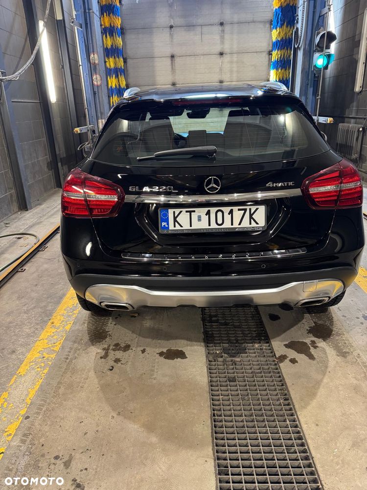 Mercedes-Benz GLA 220 4-Matic - 10