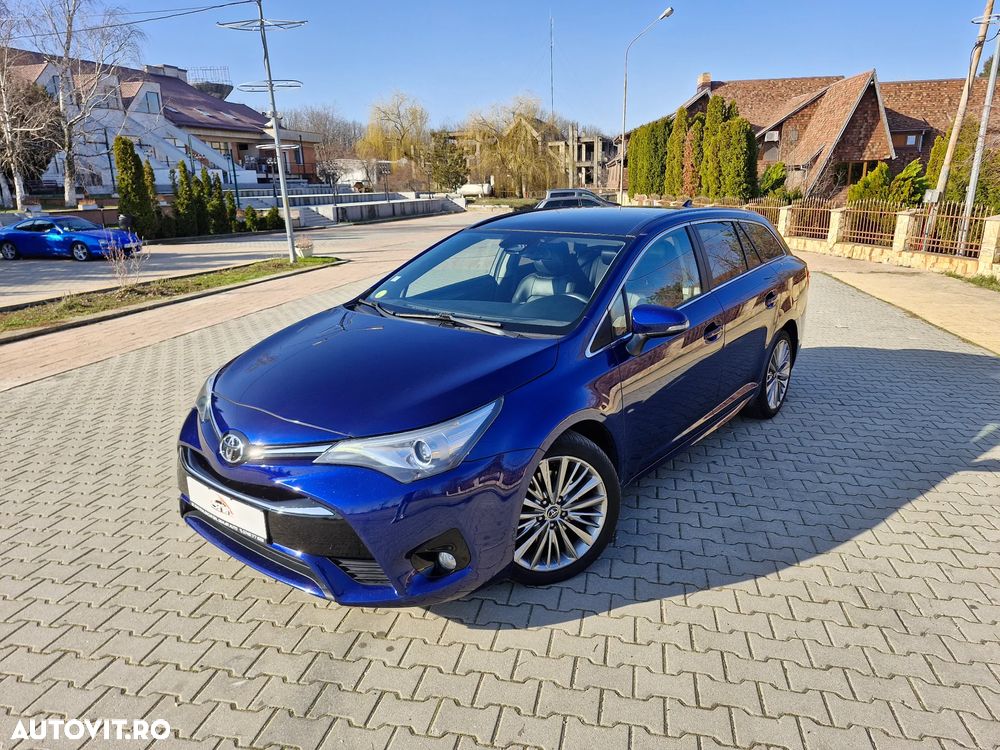 Toyota Avensis 2.0 D-4D Executive - 1