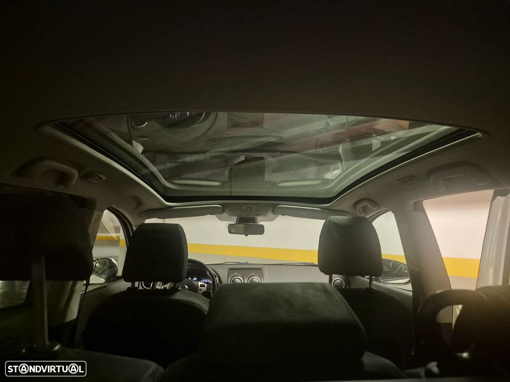 Nissan Qashqai +2 1.5 dCi Tekna Premium 17 - 35