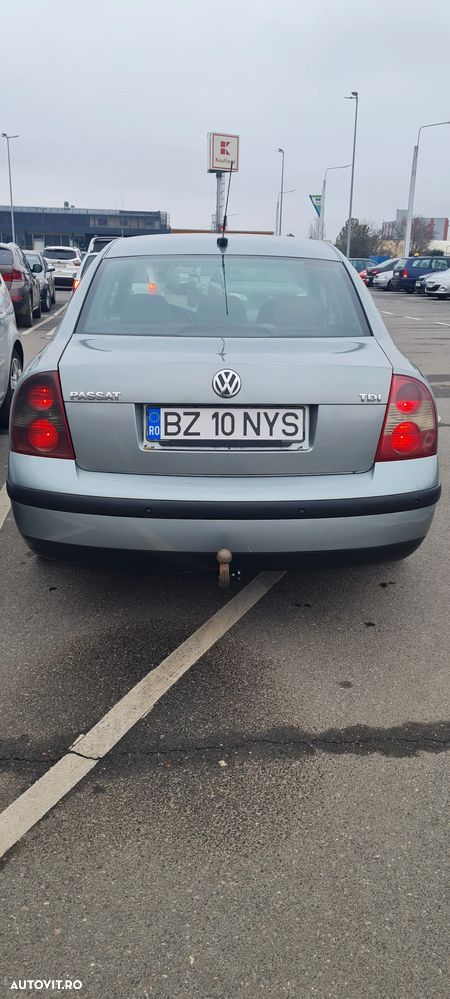 Volkswagen Passat 1.9TDI Highline - 12