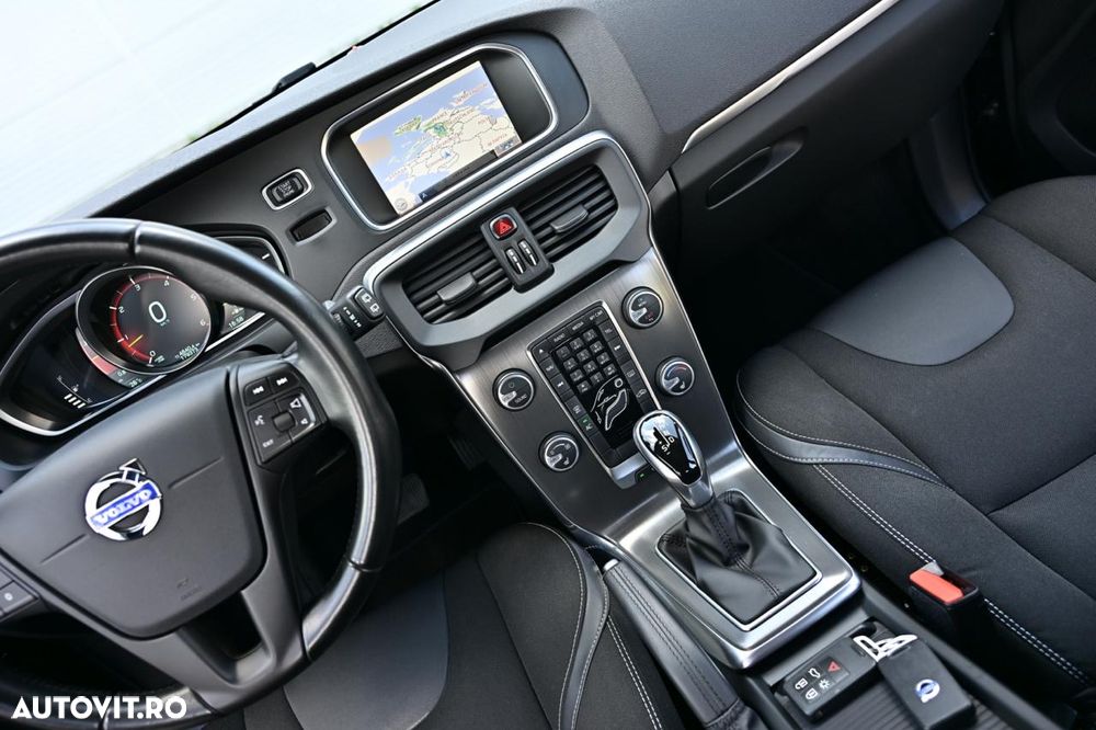 Volvo V40 - 18