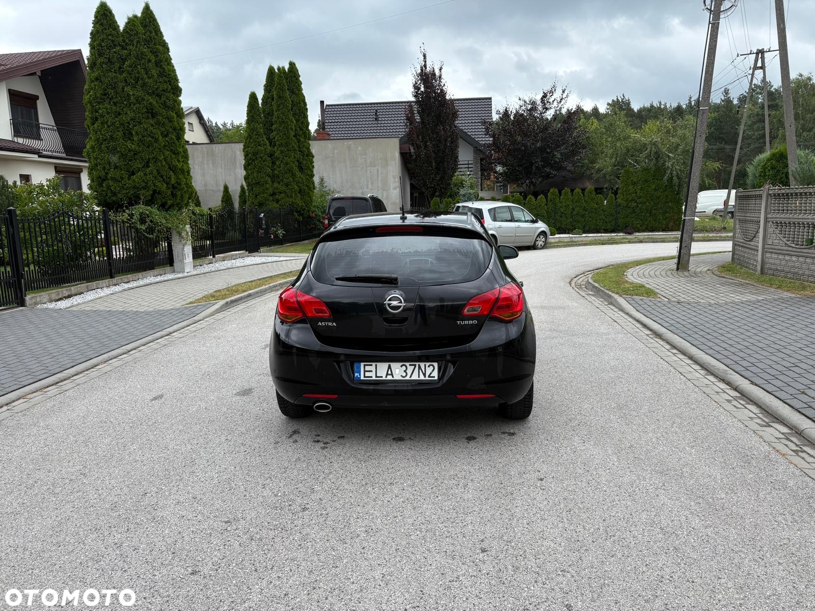Opel Astra 1.4 Turbo Cosmo - 2